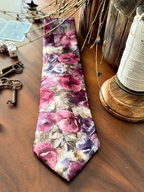 Vibes Floral Silk-Style Tie in Pink & Purple Like New
